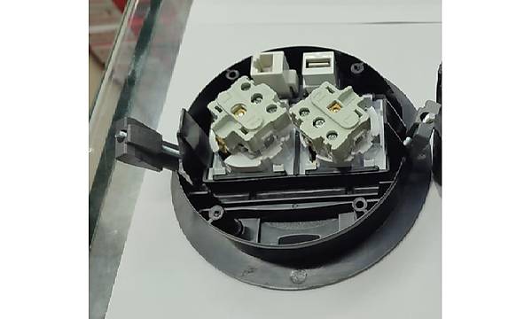 Masa st Priz Siyah+ 2 Ad. Priz+1 Ad. Usb+1 Ad. Ethernet Gei