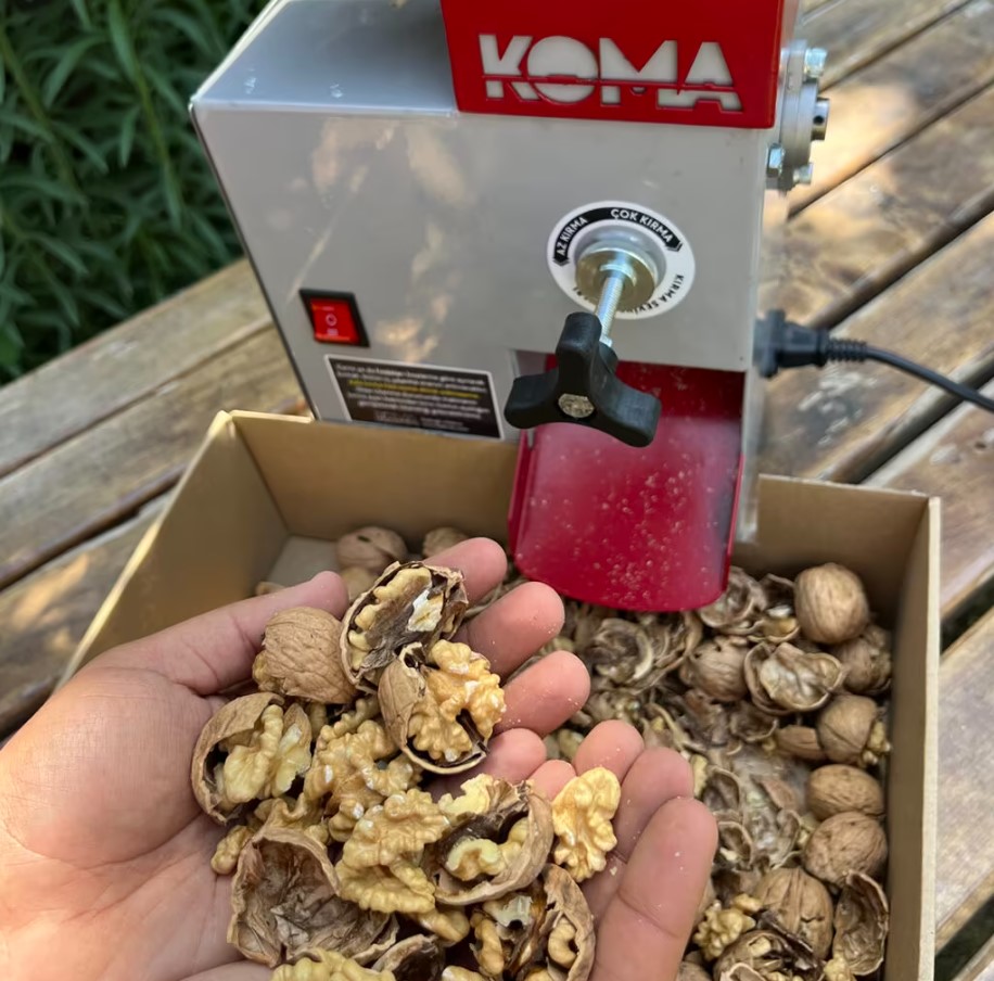 Koma KIRMATİK CKK40 Ceviz ve Fındık Kırma Makinesi