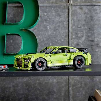 LEGO Technic Ford Mustang Shelby GT500