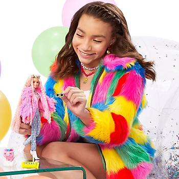Barbie Extra Bebek ve Aksesuarlar Pembe Ceketli Bebek