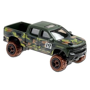 Hot Wheels Baja Blazers '19 Chevy Silverado Trail Boss LT