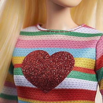 Barbie Malibu Bebek Sarn Gkkua Gmlek, Kot Etek ve Ayakkab Giyiyor