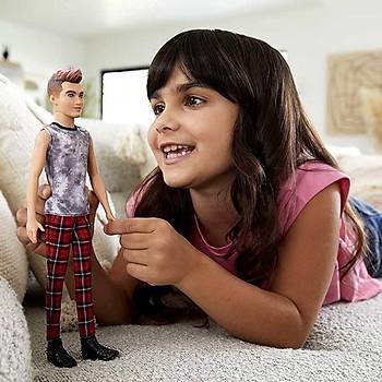 Barbie Yakışıklı Ken Bebekler Model 176 Ekose Desenli Pantalon