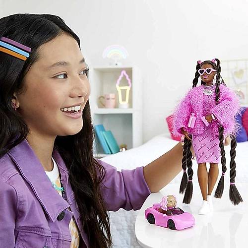Barbie Extra Bebek ve Aksesuarlar Nostaljik Kyafetli Bebek