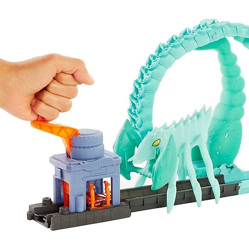 Hot Wheels ehirde Yaratk Maceras Akrep Saldrs