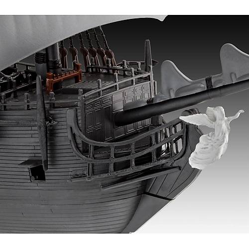 Revell 1:150 Black Pearl VBG65499