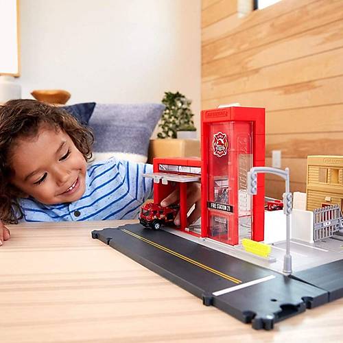 Matchbox Aksiyon Srcleri Oyun Seti Ikl ve Sesli tfaiye Kurtarma Ekibi