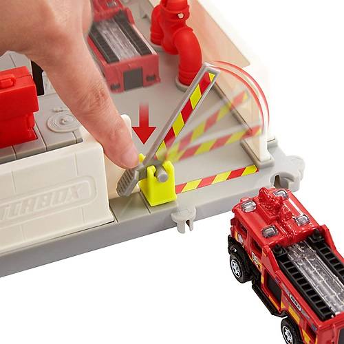Matchbox Aksiyon Srcleri Oyun Seti Ikl ve Sesli tfaiye Kurtarma Ekibi