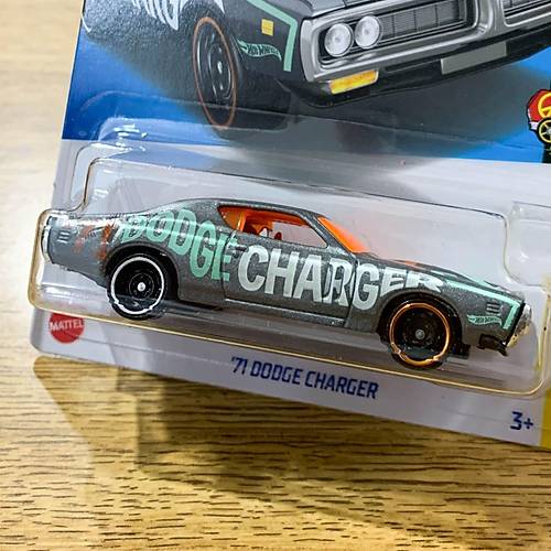 Hot Wheels 1:64 Art Cars '71 Dodge Charger