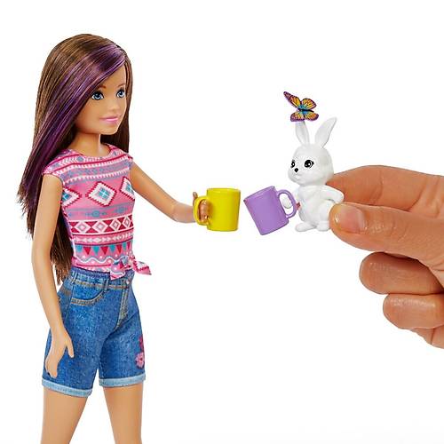 Barbie'nin Kz Kardeleri Kampa Gidiyor Oyun Seti Kumral