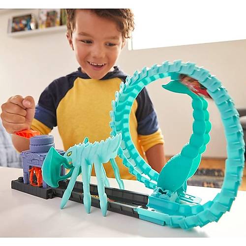 Hot Wheels ehirde Yaratk Maceras Akrep Saldrs
