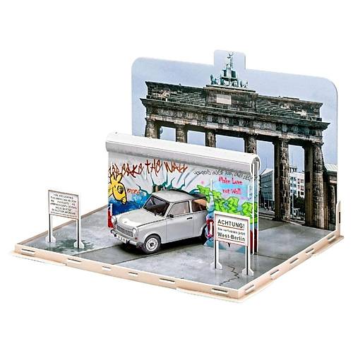 Revell 1:24 30th Anniversary Fall of The Berlin Wall Mo