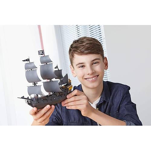 Revell 1:150 Black Pearl VBG65499