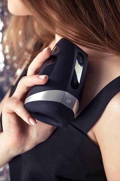 Satisfyer Men Heat Vibratiion Masturbator Ger�ek�i Olmayan, Silikon, Siyah, 15 cm