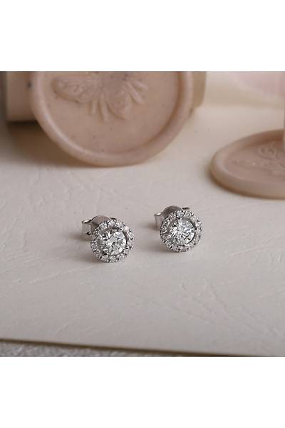 Kenar� Ta�l� Tekta� 0,55 Karat P�rlanta Alt�n K�pe
