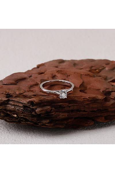Tekta� 0,30 Karat P�rlanta Alt�n Y�z�k