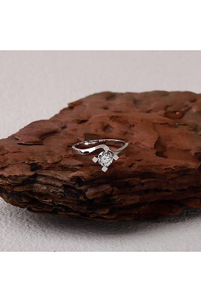 Tekta� 0,30 Karat P�rlanta Alt�n Y�z�k