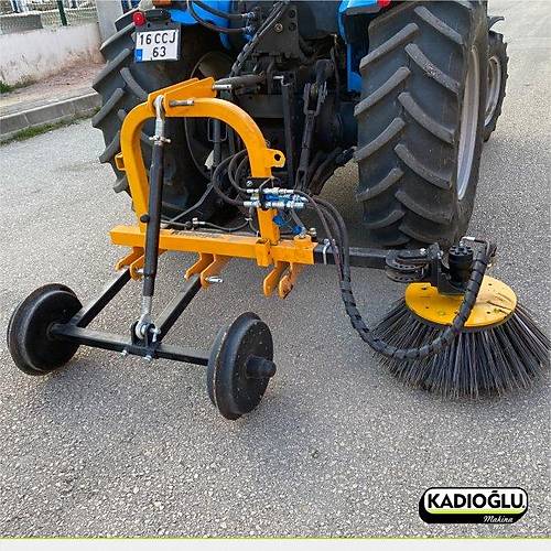 Kadıoğlu KCP80 Kaldırım ve Kilit Taşı Otu Temizleme Biçme Makinesi Traktör Modeli