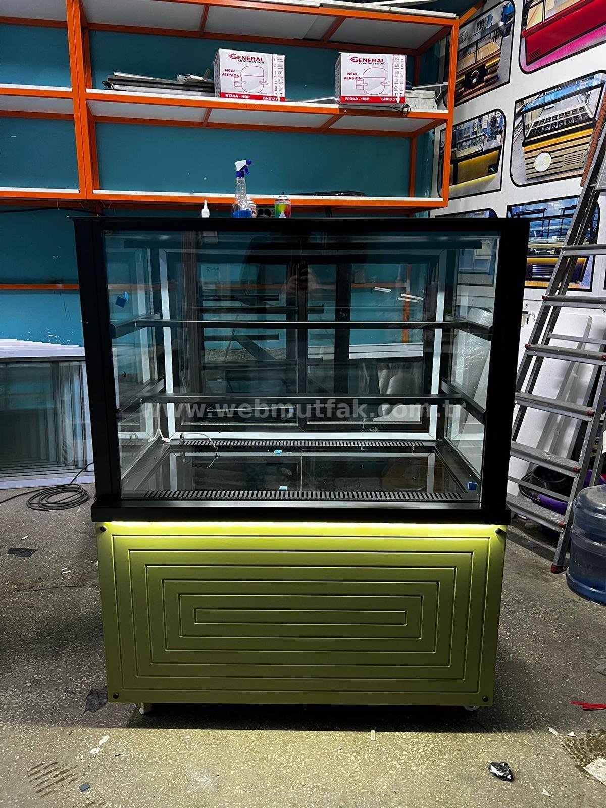 Soğutmalı Pasta Teşhir Dolabı 100x65x130 cm | Çift Camlı, Led Aydınlatmalı, +4°C