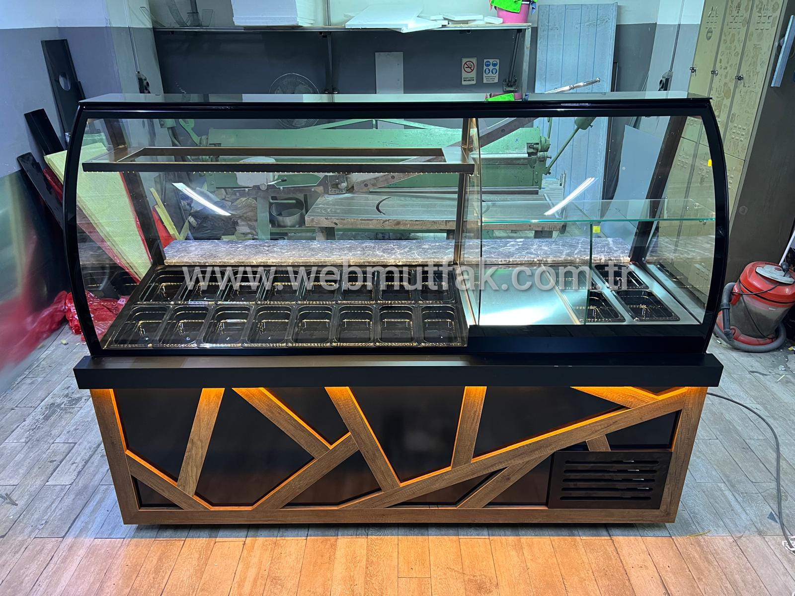 200 cm Soğutmalı Kumpir Dolabı Bombe Camlı Depolu Model