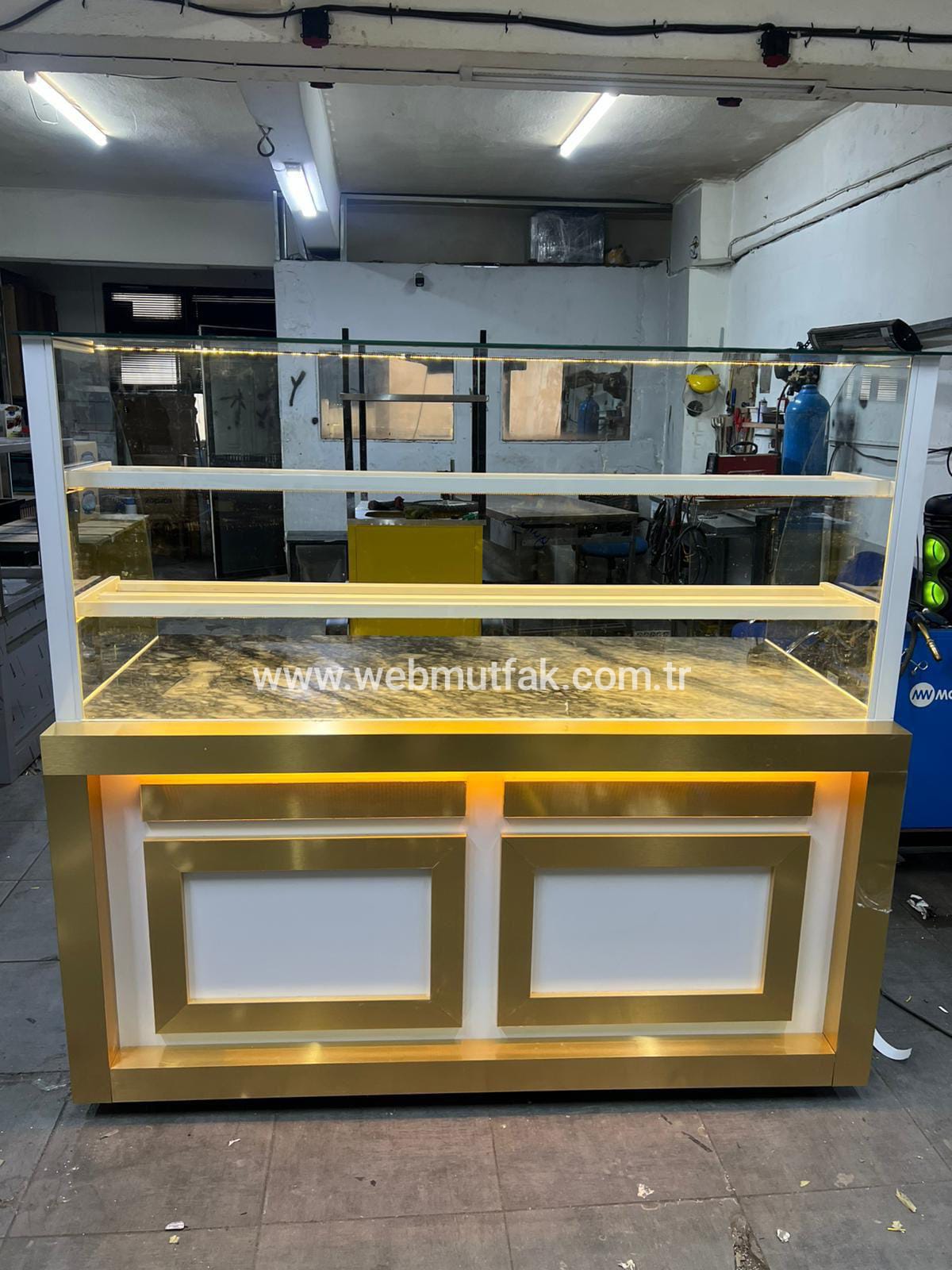 150 cm Gold Baklava Tezgahı | Ledli Beyaz Teşhir Dolabı Uludağ Granit