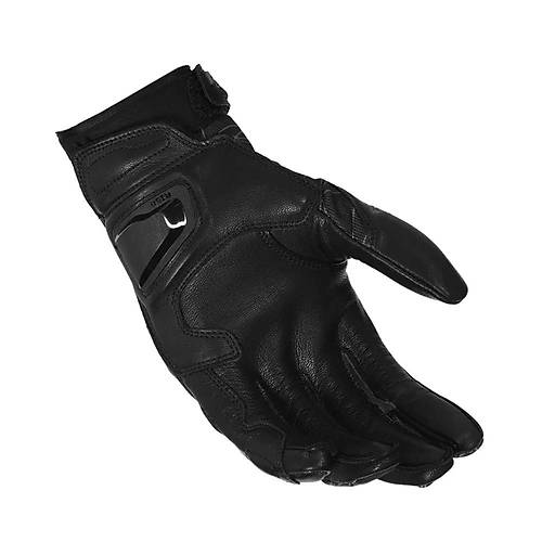 MACNA ELDVEN ROCCO SYAH