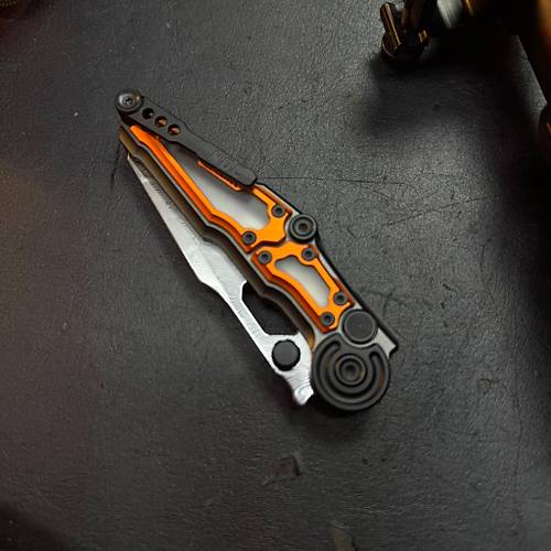 NOC Knives MA01 Damascus � Damascus ve Turuncunun S�ra D��� Birle�imi