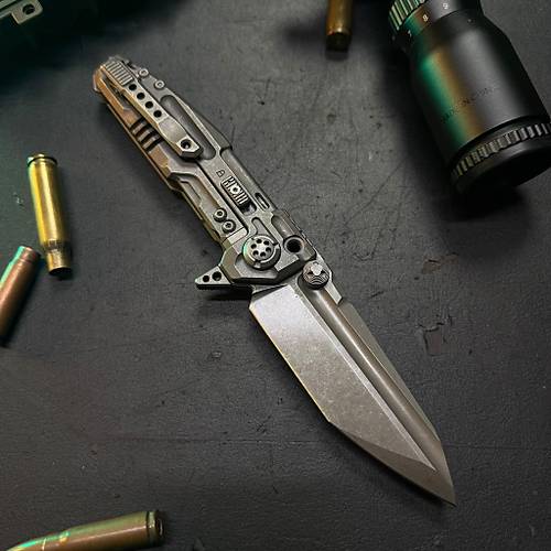 District 9 Marauder Titanium Folder � M390