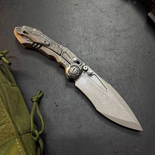 District 9 Rock Stonewash Finish � M390 & Titanium