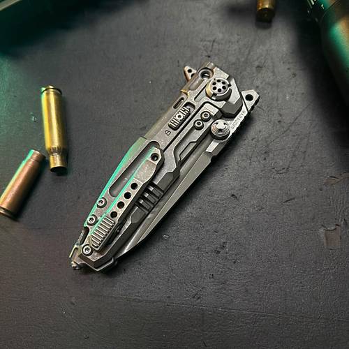 District 9 Marauder Titanium Folder � M390