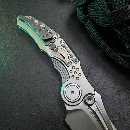 Maxace Titans II Kumlanm�� Y�zey� M390 & Titanium