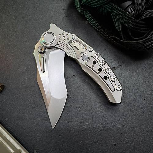 Maxace Titans II Kumlanm�� Y�zey� M390 & Titanium