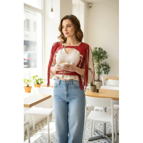 K�rm�z� G���s Harness P�sk�l Detayl� Deri Omuz Aksesuar� - APFT999