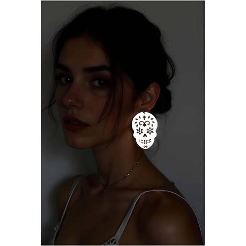 Beyaz Reflektrl Kurukafa Gotik Kpe, Tarz Lazer Kesim Kpe - APBJ029