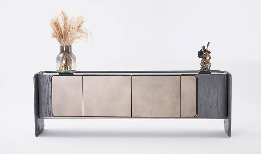 Mathilda Console