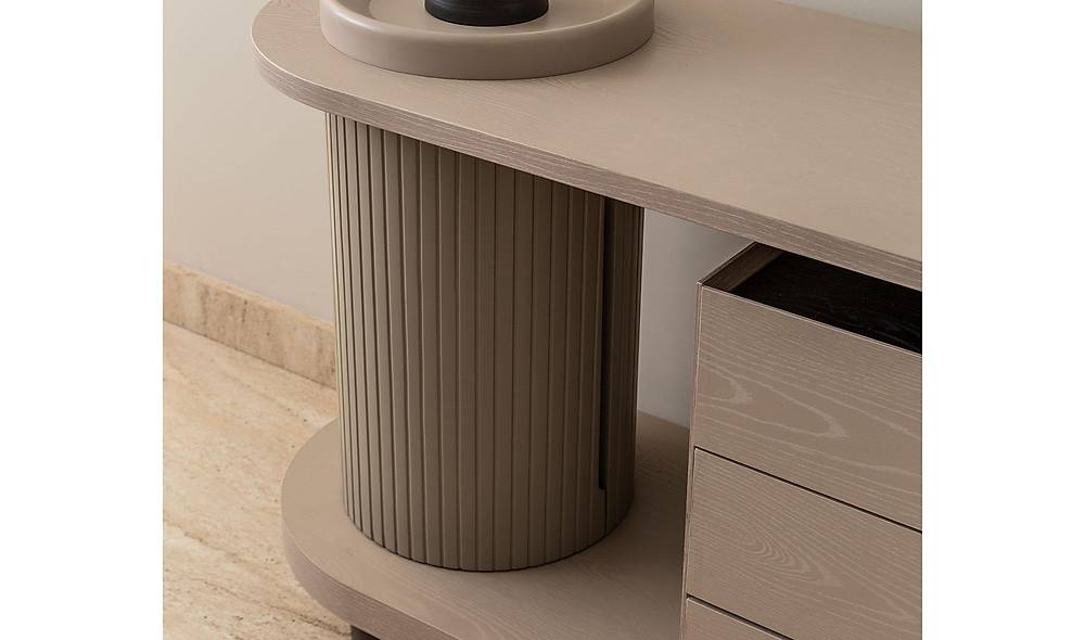 Plus Dresser