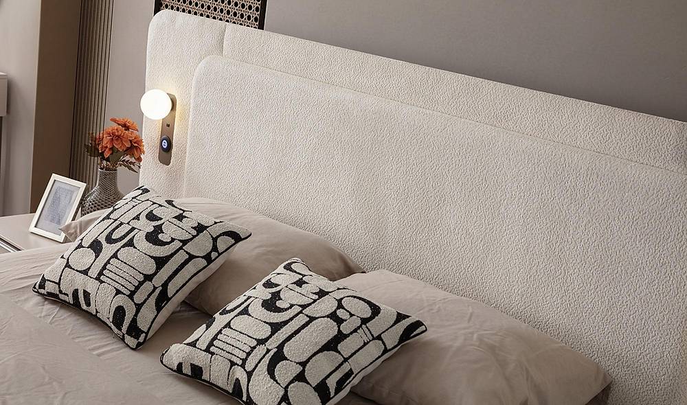 Arte Base Bedroom