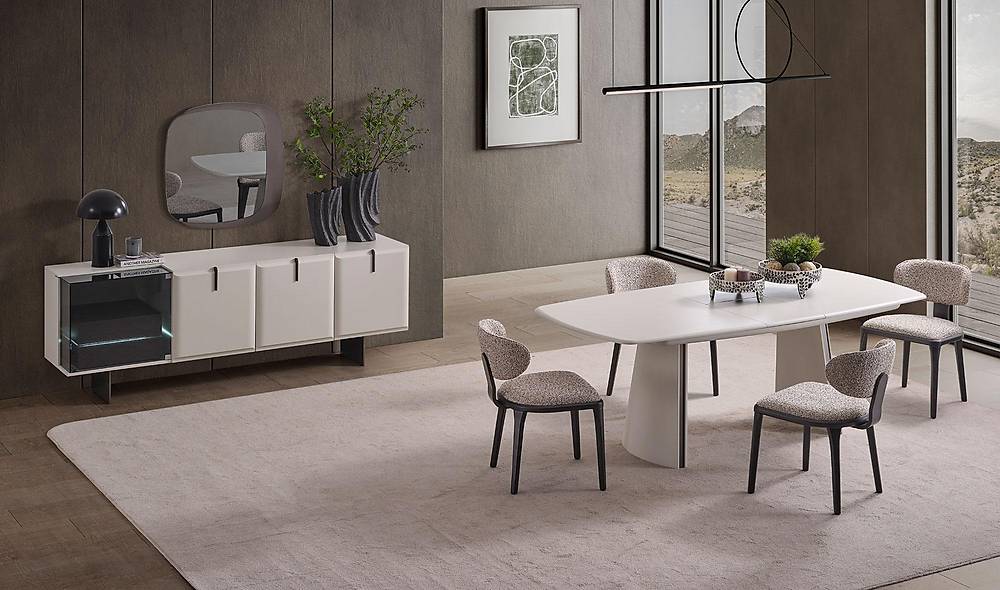 Tinase Dining Room