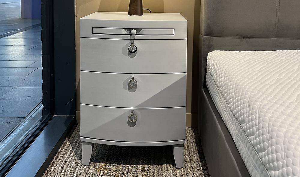 Yatsan Bach Nightstand - Gray