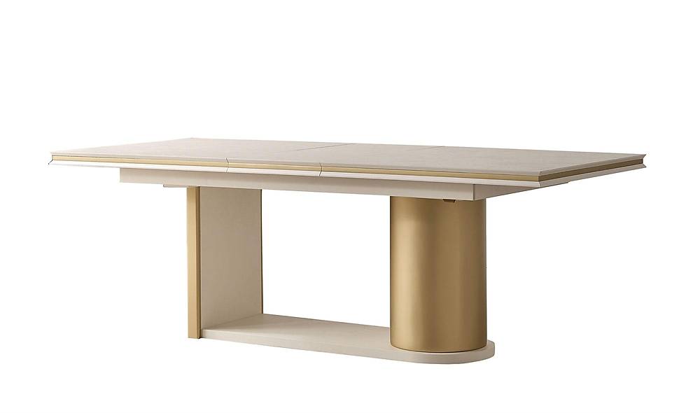 Hennes Dining Room