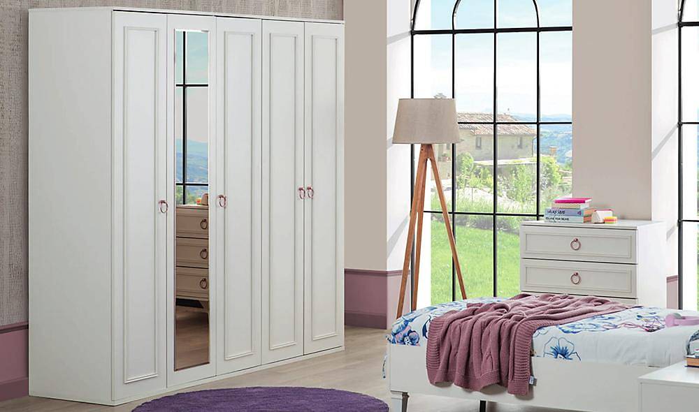 Ancelin Wardrobe With Lid