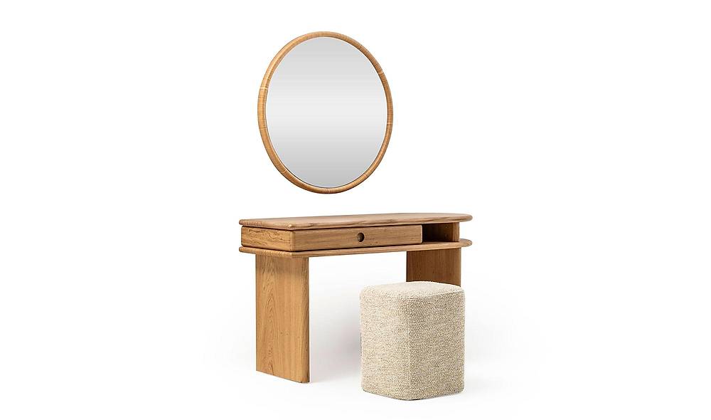 Handy Make-Up Table