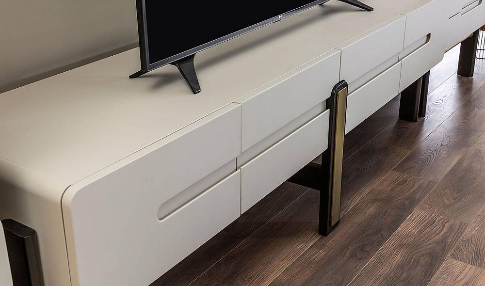 Liva Dining Room - Display
