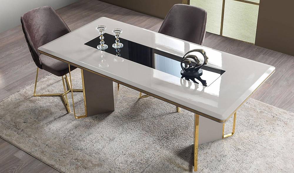 Lia Dining Room