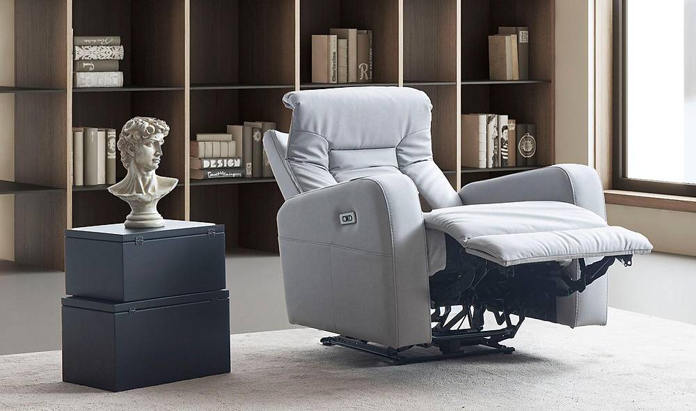 Mihenk Recliner