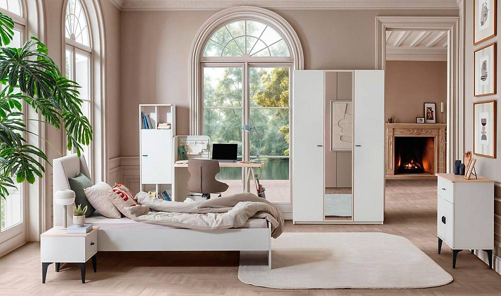 Ester Teen Room