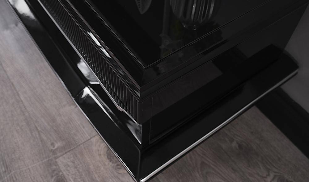 Clara Black Silver Dining Room