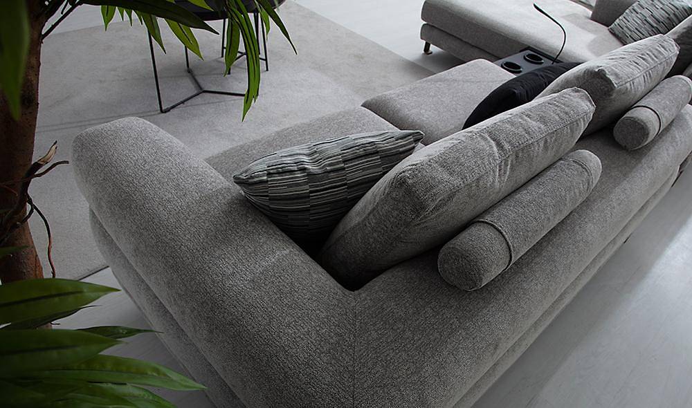 Parla Corner Set With Table