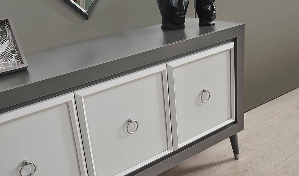 �zmit Gray Dining Room