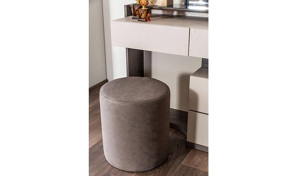 Dafni Dresser